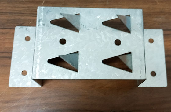 অ্যাকোস্টিক কোণ ইমপালিং ক্লিপ, অ্যাকোস্টিক প্যানেলের জন্য সিলভার মেটাল মাউন্টিং ব্র্যাকেট, ওয়াল সাউন্ডইসোলেশন ইনস্টলেশন হার্ডওয়্যার